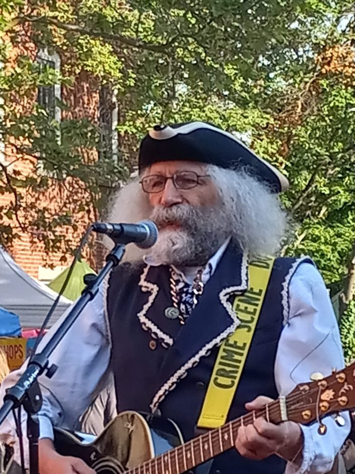 Minstrel Mike at Salem Arts Festival 2022